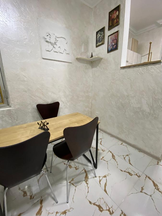 Holiday House Chkonia Hotel Batumi Ngoại thất bức ảnh