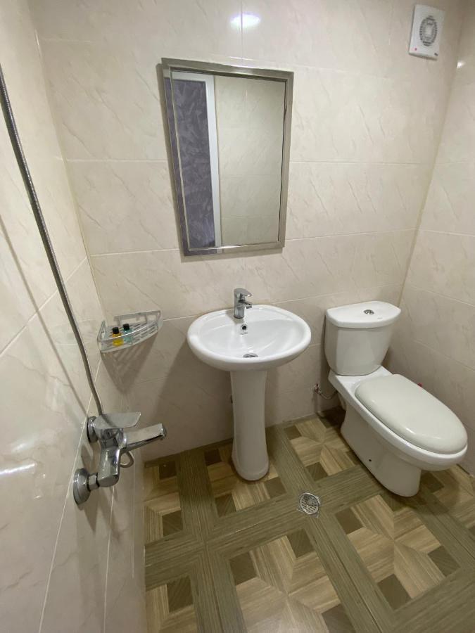 Holiday House Chkonia Hotel Batumi Ngoại thất bức ảnh