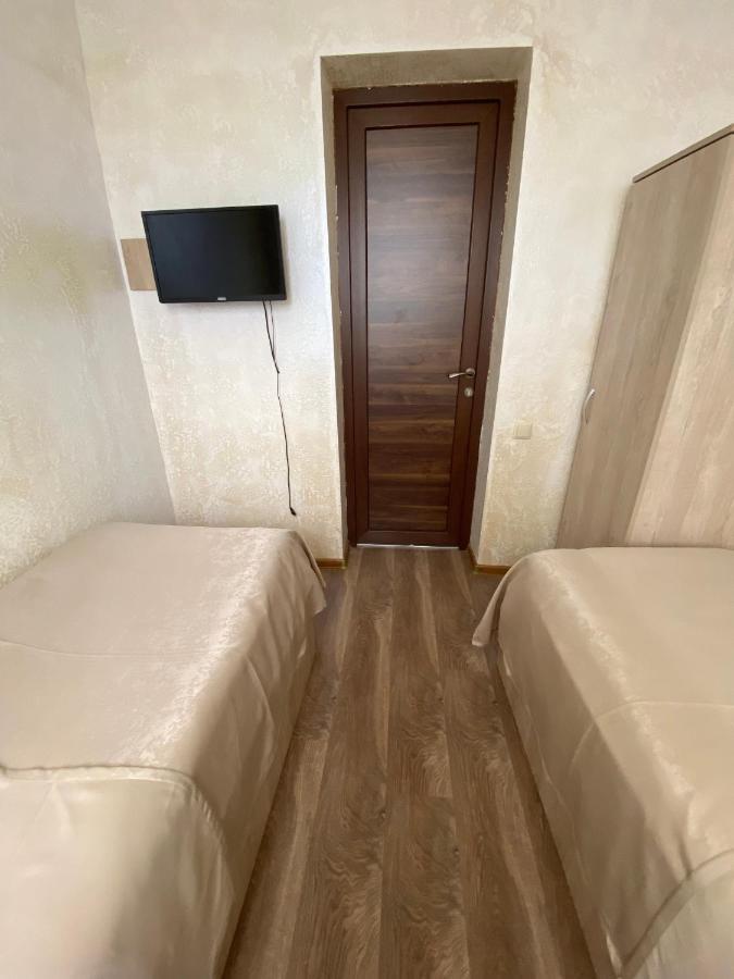Holiday House Chkonia Hotel Batumi Ngoại thất bức ảnh