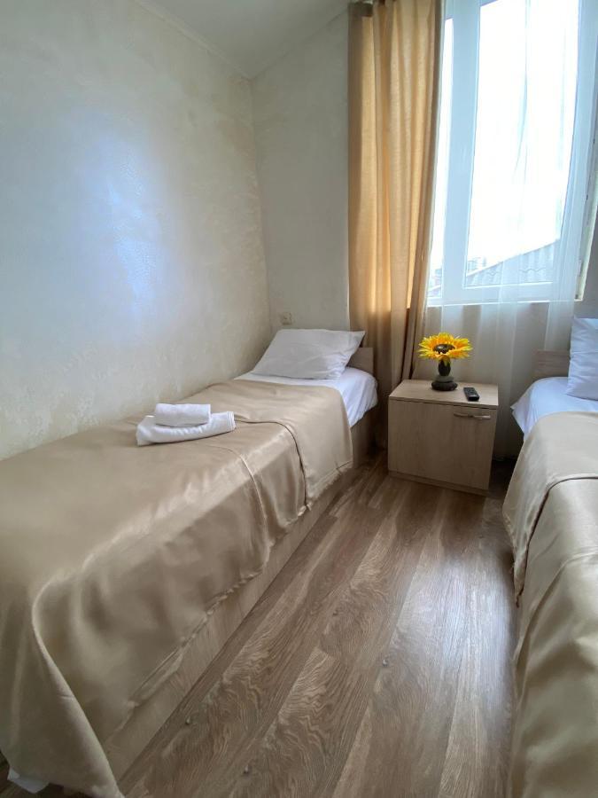 Holiday House Chkonia Hotel Batumi Ngoại thất bức ảnh