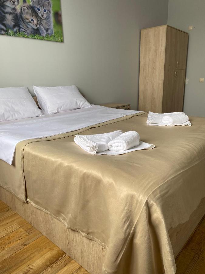 Holiday House Chkonia Hotel Batumi Ngoại thất bức ảnh