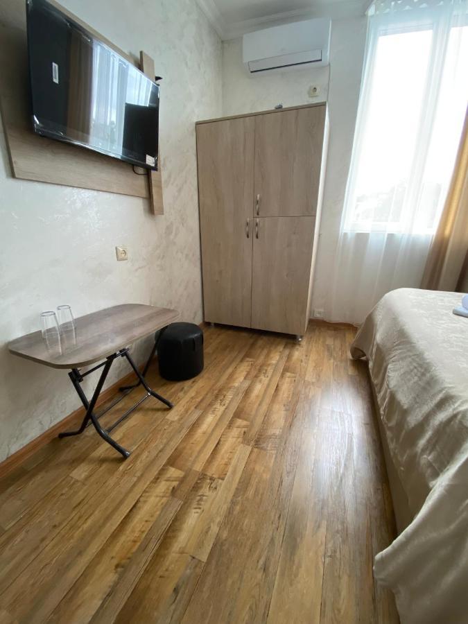Holiday House Chkonia Hotel Batumi Ngoại thất bức ảnh