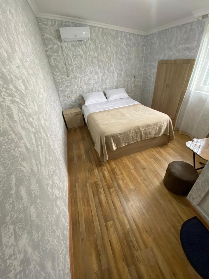 Holiday House Chkonia Hotel Batumi Ngoại thất bức ảnh