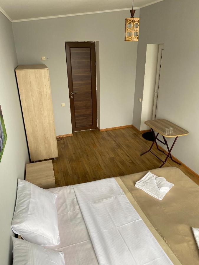 Holiday House Chkonia Hotel Batumi Ngoại thất bức ảnh