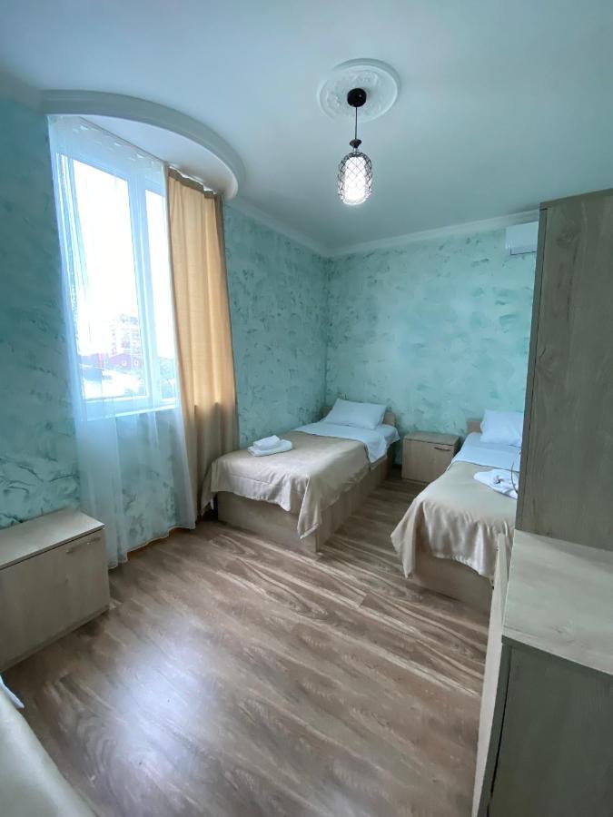 Holiday House Chkonia Hotel Batumi Ngoại thất bức ảnh