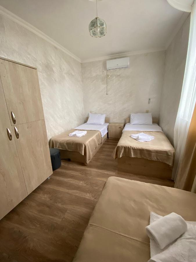 Holiday House Chkonia Hotel Batumi Ngoại thất bức ảnh