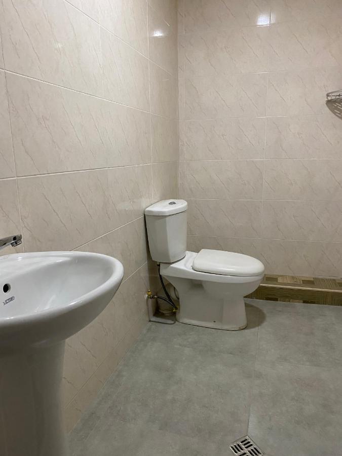 Holiday House Chkonia Hotel Batumi Ngoại thất bức ảnh