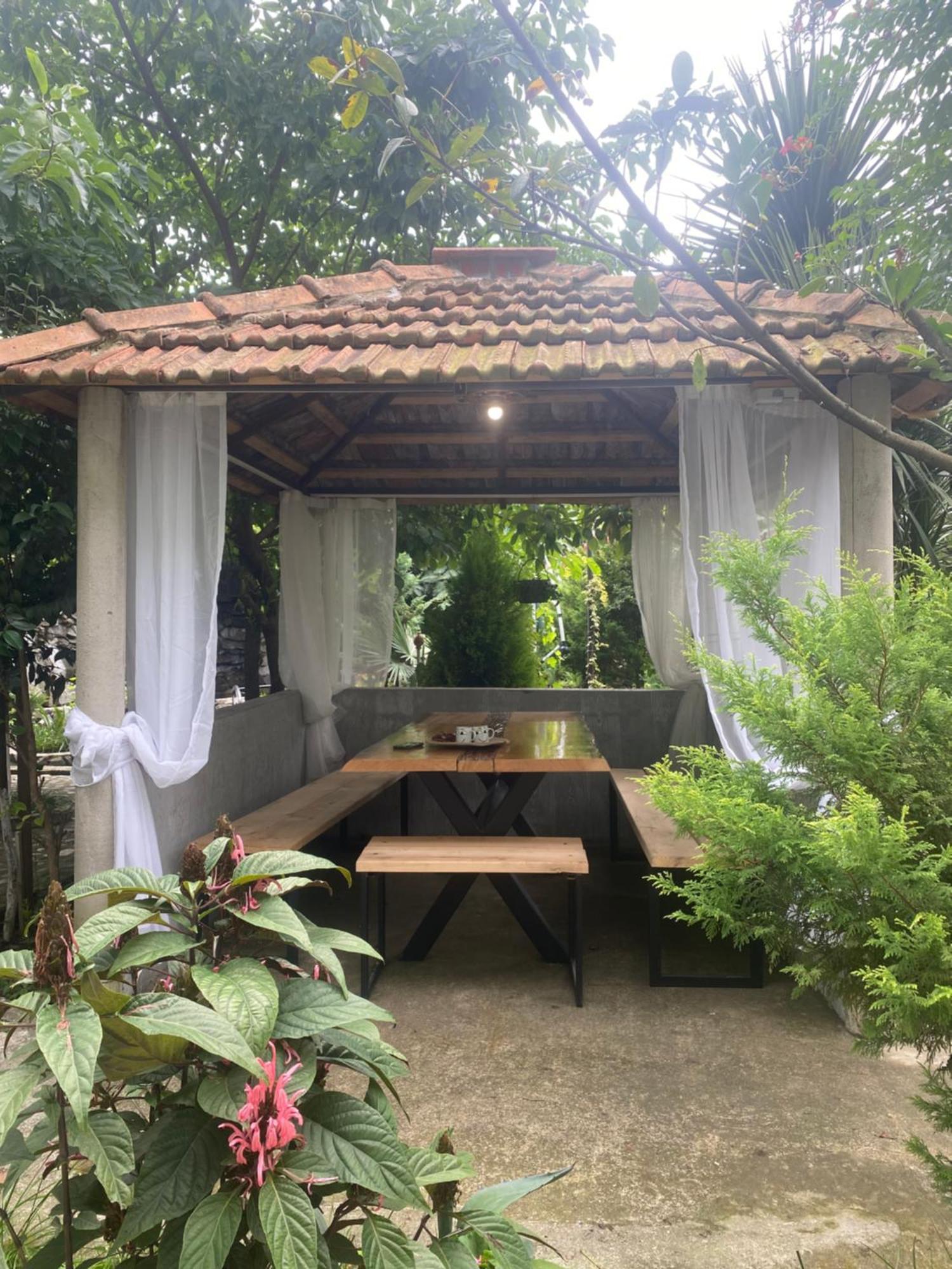 Holiday House Chkonia Hotel Batumi Ngoại thất bức ảnh